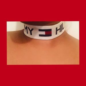 Tommy Hilfiger choker ✨